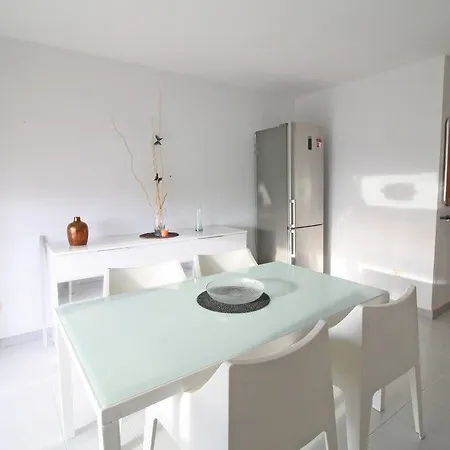 Szálloda Holiday Duplex Esmeralda *